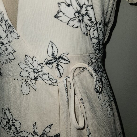 Lush Brand Floral Wrap Dress Sz XS Cream colored - Picture 5 of 12